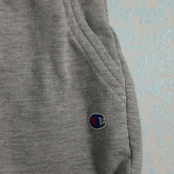 Champion shorts - Picture 2 of 3